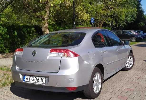 Renault Laguna cena 26000 przebieg: 136200, rok produkcji 2010 z Warszawa małe 106